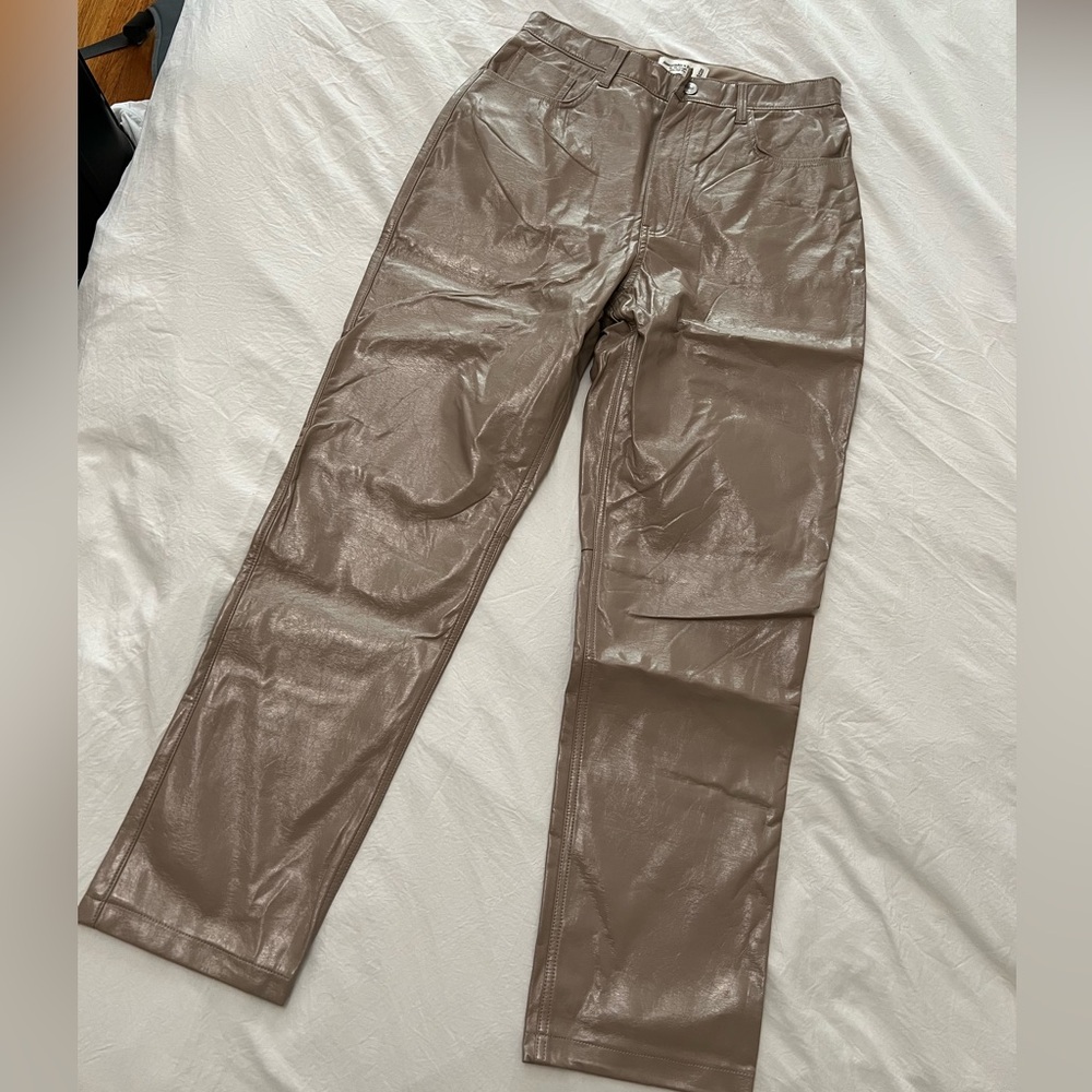 Abercrombie & Fitch Curve Love Patent Leather- The 90s Straight Ultra High Rise